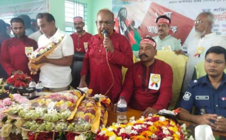 দিনাজপুর জেলা ট্রাক ট্যাংকলরী কাভাডভ্যান শ্রমিক ইউনিয়ন এর আয়োজনে, আন্তর্জাতিক মহান মে দিবস ২০২৫ উপলক্ষে দিনাজপুর শহরের প্রধান প্রধান সড়কে রেলী,                                                            