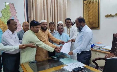 হাটহাজারী উন্নয়ন বাস্তবায়ন ফোরামের ১২ দফা দাবি নিয়ে স্মারকলিপি প্রদান। 