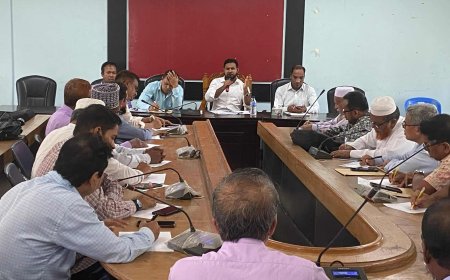 হাটহাজারিতে শিক্ষার গুণগতমান নিশ্চিতকরণে প্রধান শিক্ষকদের সাথে মতবিনিময়। 