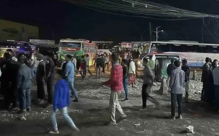 বরিশালে শিক্ষার্থীকে হেনস্তা, বাস শ্রমিকদের সঙ্গে সংঘর্ষে আহত অর্ধশত